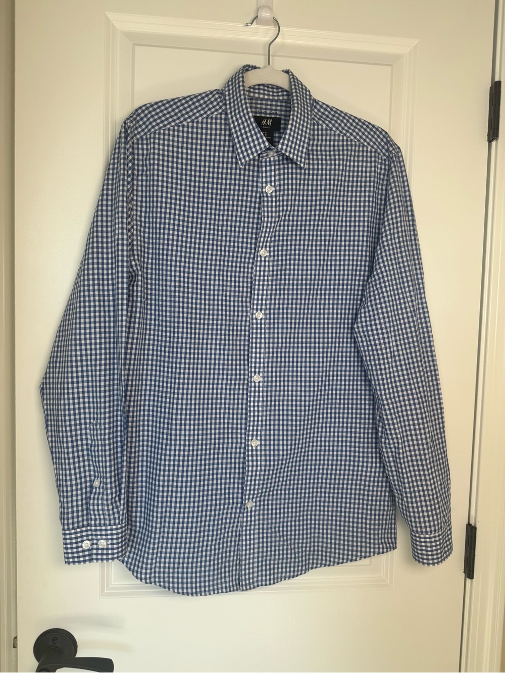 H&M Men’s Blue and White Gingham Button-Up Shirt